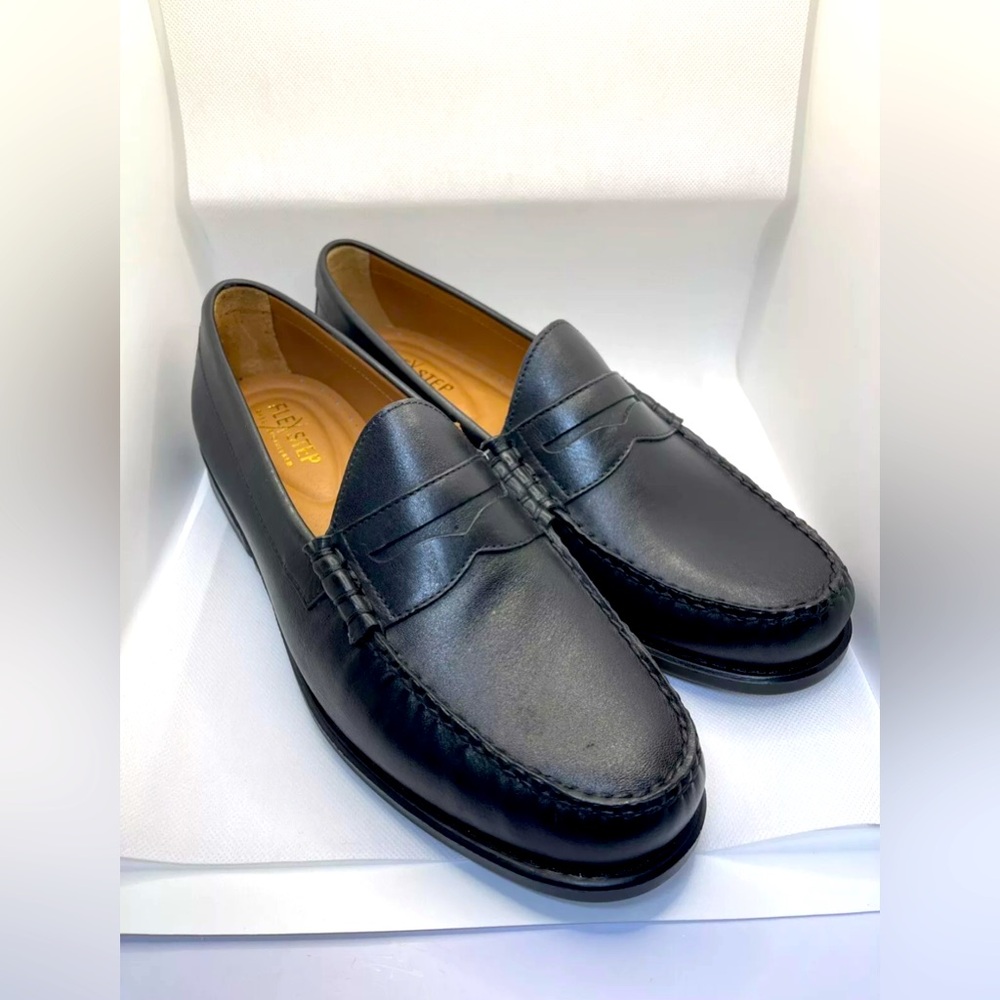 G.H. Bass and Co. Size 12W/Mens Leather/Flex Step Loafers Dress Shoes Black